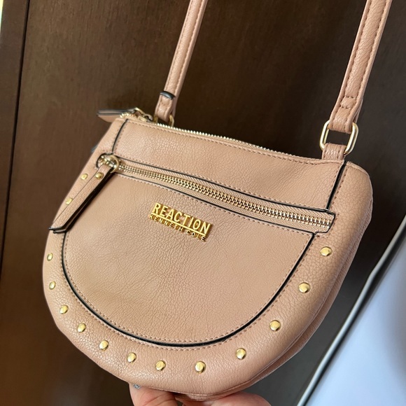 KENNETH COLE REACTION SHOULDER BAG - Picture 4 of 7